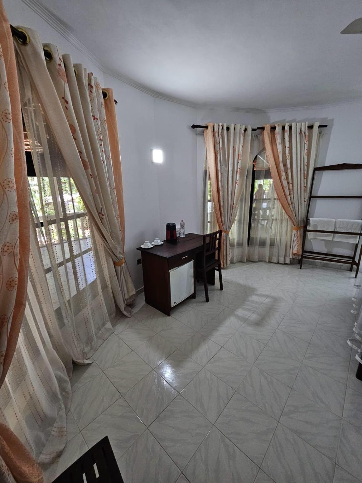 Latheena Resort Велигама Экстерьер фото